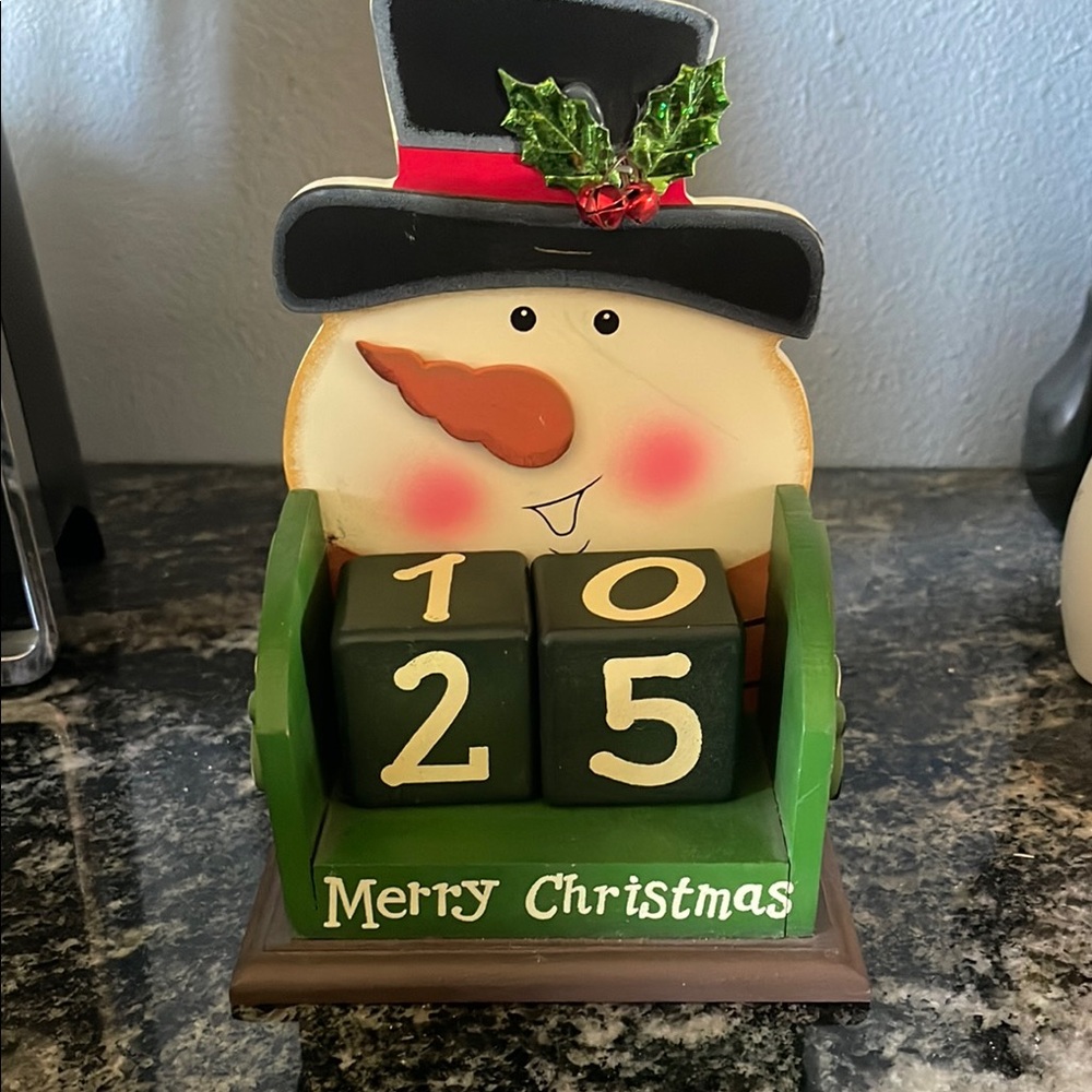 Festive Snowman Christmas Countdown Decor